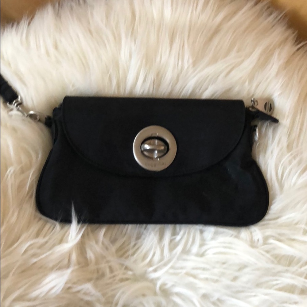 Black wristlet